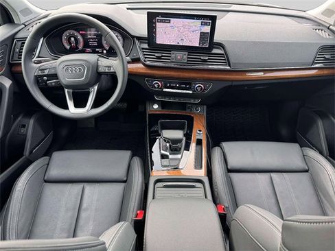 Used 2023 Audi Q5 2.0T Prestige w/ Prestige Package image 14