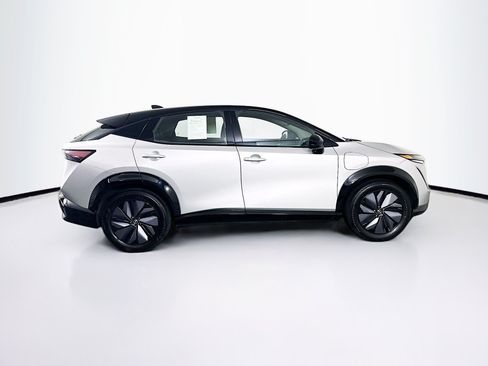 Used 2024 Nissan Ariya AWD image 10