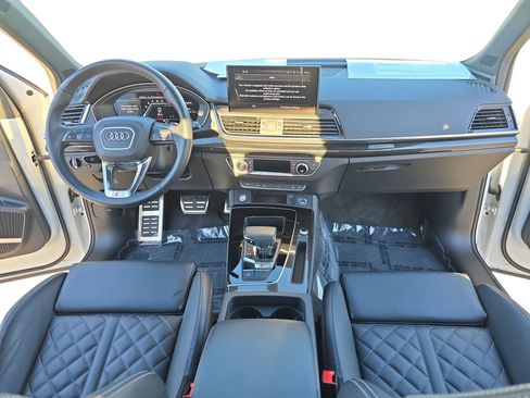 Used 2025 Audi SQ5 Premium Plus w/ Premium Plus Package image 9