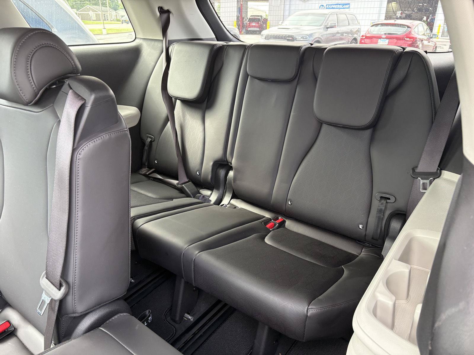 Used 2023 Kia Carnival LX FWD image 15
