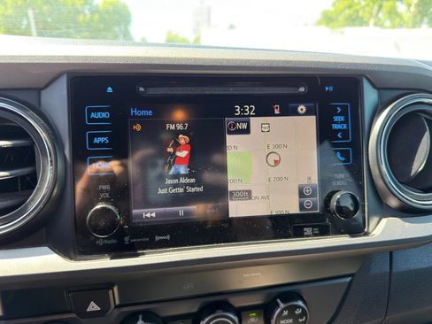 Used 2019 Toyota Tacoma TRD Off-Road AWD/4WD image 22
