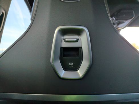 Certified 2023 BMW 740i 740i w/ Executive Package image 37