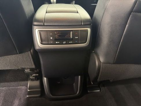 Used 2016 Toyota Highlander XLE AWD/4WD image 28