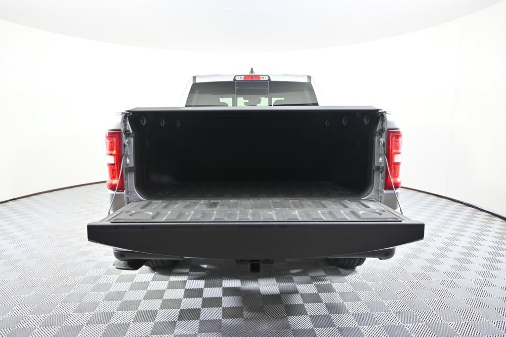 Used 2025 RAM 1500 Big Horn AWD/4WD image 6