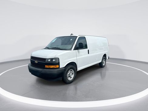 Used 2020 Chevrolet Express 2500 w/ Driver Convenience Package RWD image 5