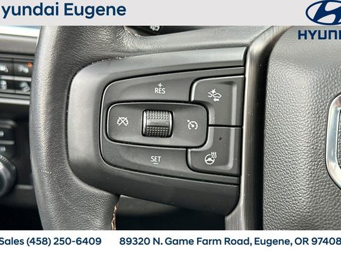 Used 2022 GMC Yukon XL AT4 w/ AT4 Premium Package AWD/4WD image 38