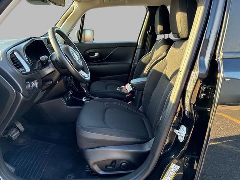 Used 2023 Jeep Renegade Latitude w/ Premium Group AWD/4WD image 18