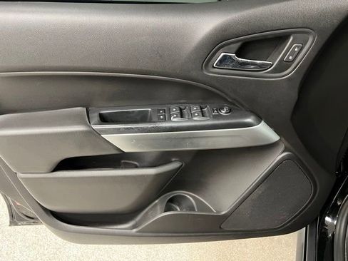 Used 2018 Chevrolet Colorado LT AWD/4WD image 23