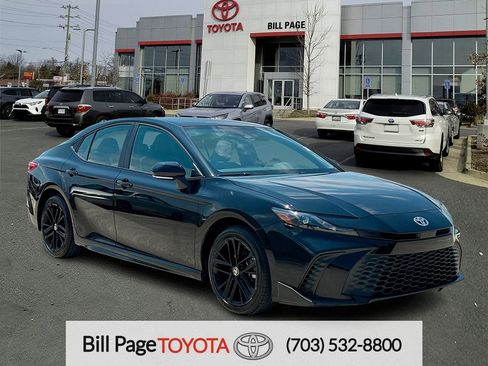 Used 2025 Toyota Camry SE w/ Convenience Package AWD/4WD image 1