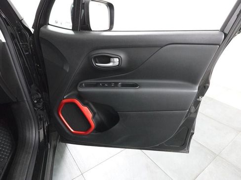 Used 2023 Jeep Renegade Trailhawk AWD/4WD image 30