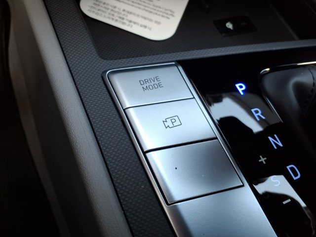 New 2026 Hyundai Elantra Sport FWD image 23