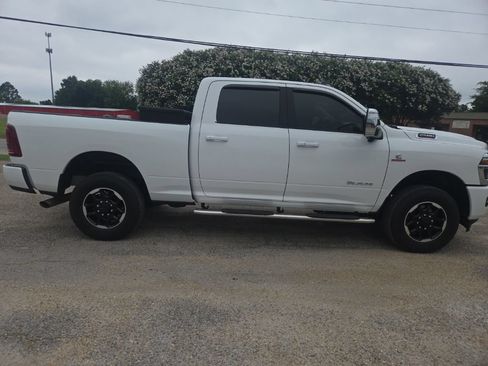 Used 2025 RAM 2500 Laramie AWD/4WD image 9