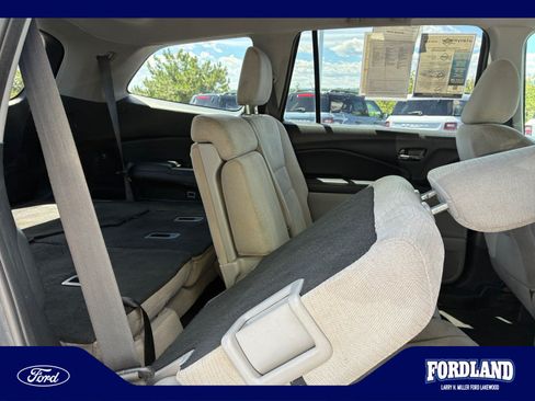 Used 2017 Honda Pilot EX image 18