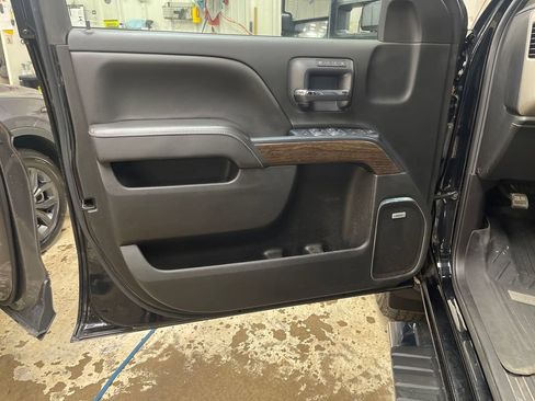 Used 2018 GMC Sierra 3500 Denali w/ Duramax Plus Package AWD/4WD image 15