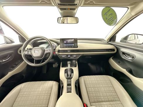 Used 2024 Honda HR-V LX image 3