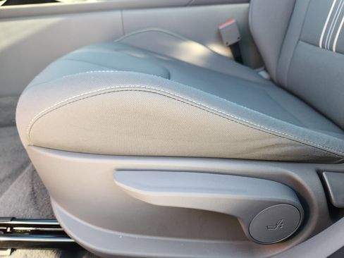 Used 2024 Hyundai Elantra SEL image 24