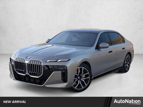 Used 2023 BMW 740i image 1