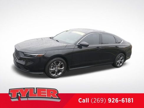 Certified 2023 Honda Accord EX image 3