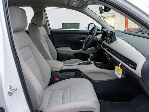 Certified 2025 Honda HR-V LX image 17
