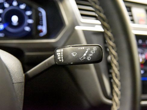 Used 2021 Volkswagen Tiguan SEL image 29