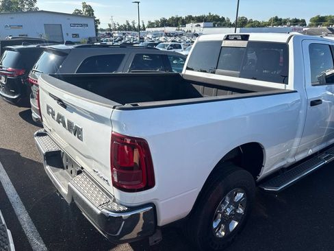 Used 2025 RAM 2500 Big Horn AWD/4WD image 2