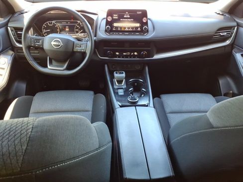 Used 2025 Nissan Rogue SV AWD/4WD image 9