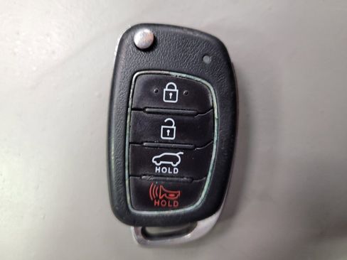 Used 2021 Hyundai Tucson SE image 32