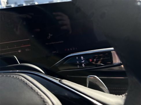 Used 2025 Cadillac Escalade Premium Luxury Platinum image 26