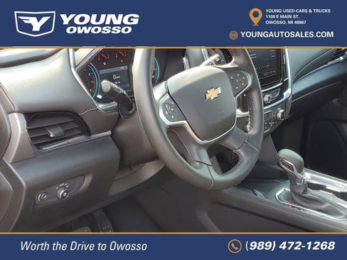 Used 2023 Chevrolet Traverse LT FWD image 9
