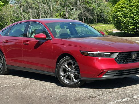 Used 2023 Honda Accord EX image 1