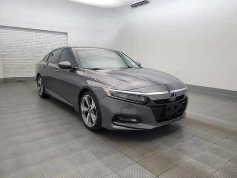 Used 2018 Honda Accord Touring image 12