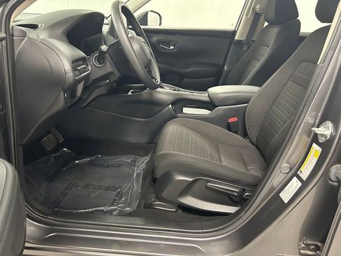 Used 2023 Honda HR-V LX image 12