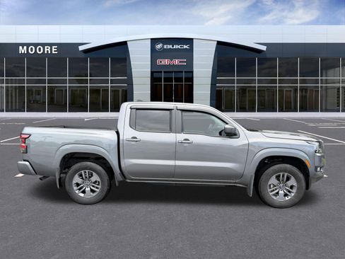 Used 2025 Nissan Frontier SV w/ SV Convenience Package AWD/4WD image 2