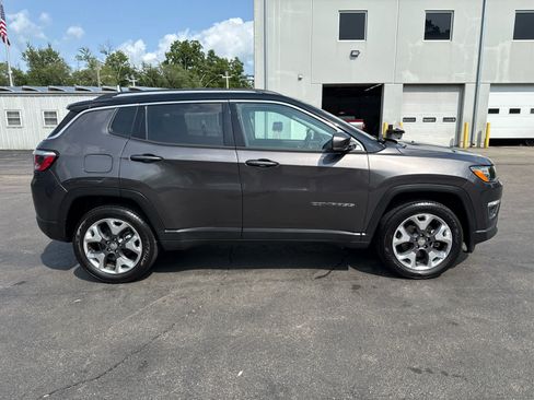 Used 2018 Jeep Compass Limited AWD/4WD image 2