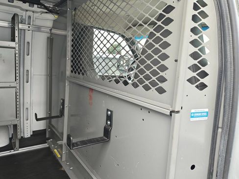 Used 2019 Chevrolet Express 2500 w/ Driver Convenience Package RWD image 7