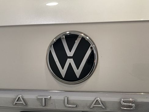 Used 2021 Volkswagen Atlas Cross Sport SEL AWD/4WD image 24