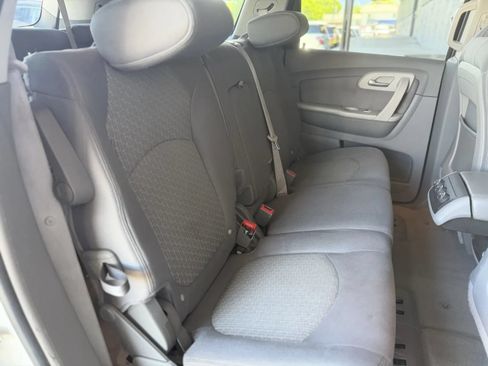 Used 2011 Chevrolet Traverse LS AWD/4WD image 19