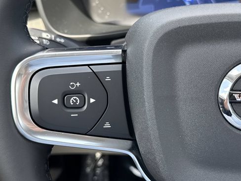 Certified 2024 Volvo XC40 B5 Plus AWD/4WD image 15