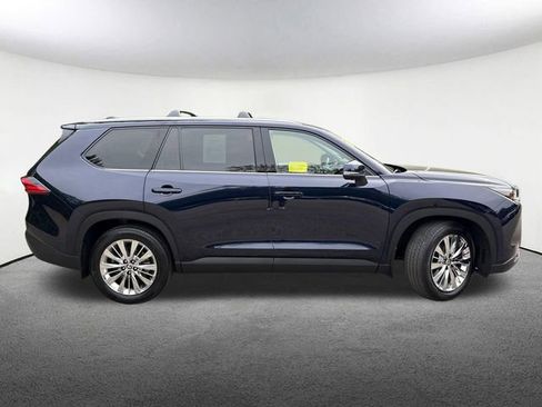 Used 2024 Toyota Grand Highlander AWD image 14