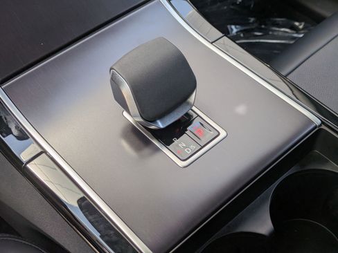 New 2026 Land Rover Range Rover Velar Dynamic SE image 16