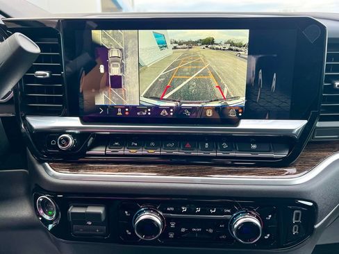 New 2026 GMC Sierra 1500 SLE image 24