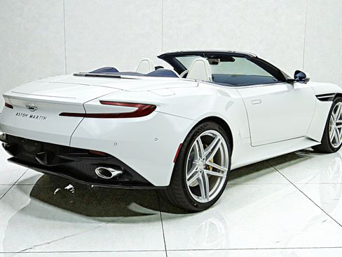 Used 2026 Aston Martin DB12 Convertible RWD image 8