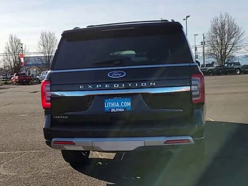 Used 2024 Ford Expedition Limited image 7