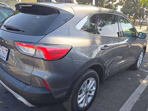 Used 2021 Ford Escape SE FWD image 4