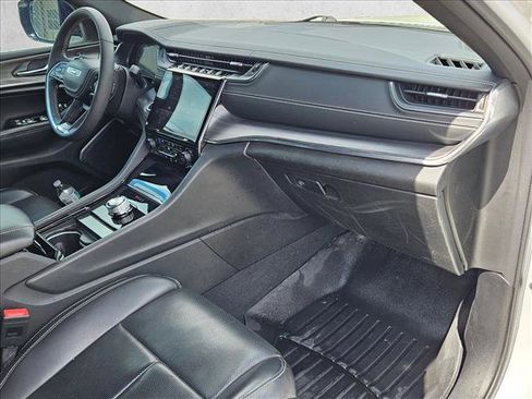 Used 2023 Jeep Grand Cherokee L Overland w/ Luxury Tech Group IV image 18