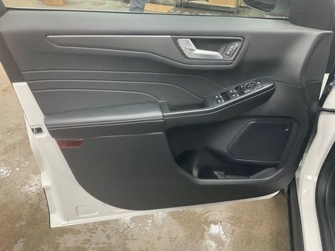 New 2026 Ford Escape SE w/ Class II Trailer Tow Package image 5