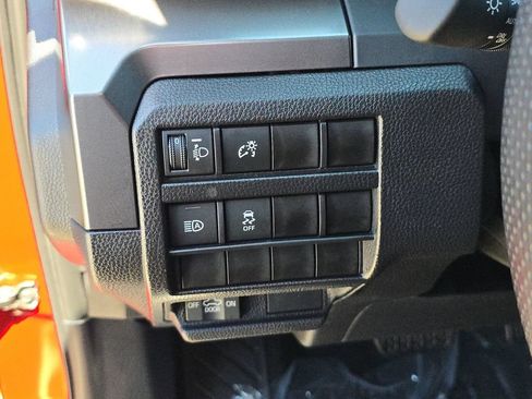Used 2025 Toyota Tacoma SR5 AWD/4WD image 31