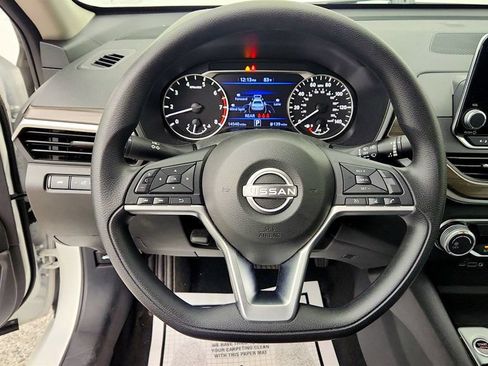 Used 2024 Nissan Altima 2.5 SV AWD/4WD image 12