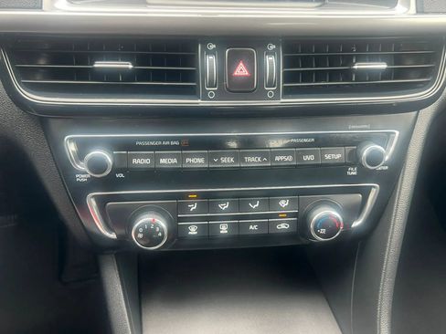 Used 2018 Kia Optima LX w/ 17" Alloy Wheels Package FWD image 23