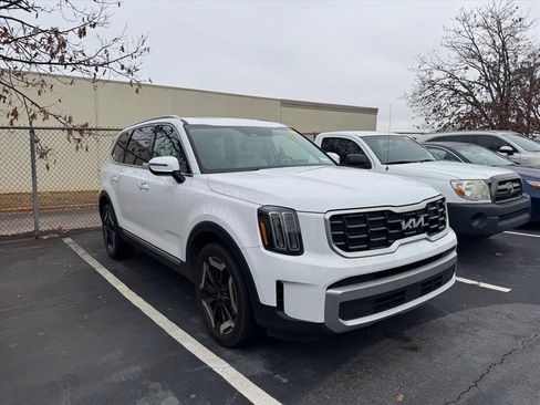 Certified 2023 Kia Telluride S w/ S Sunroof Package image 1